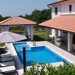 Luka Villa