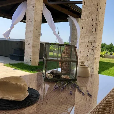 Villa Luka *